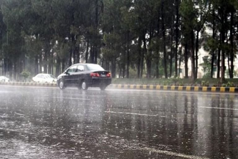 Rain with thunder in different districts of Khyber Pakhtunkhwa