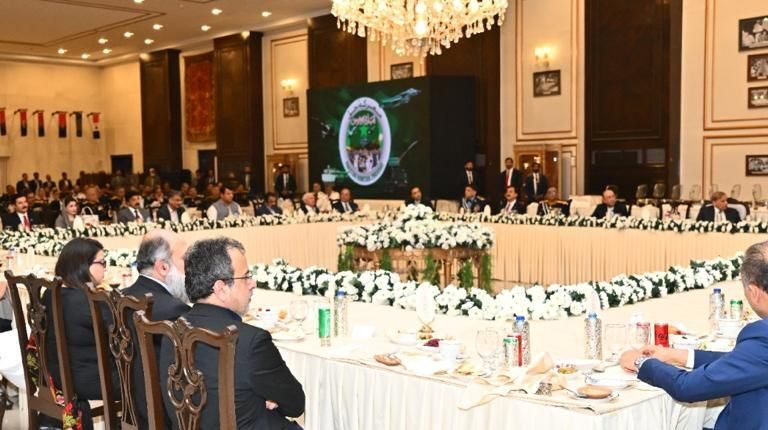 COAS Hosts Dinner Honoring Political Leadership