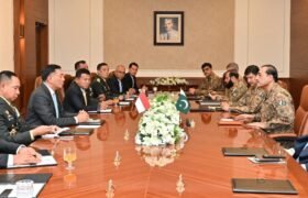 Lieutenant General Sjafrie Sjamsoeddin (Retd), Minister of Defence of Indonesia leading a delegation comprising representatives from various services and intelligence agencies called on the Field Marshal Syed Asim Munir, NI (M), Chief of Army Staff at General Headquarters, today. During the meeting both sides exchanged views on bilateral defence collaboration, regional security dynamics and avenues to further strengthen military ties. The meeting underscored the longstanding friendship and cooperation between the two countries. Field Marshal highlighted the importance of mutual cooperation in maintaining peace and stability in the region. Minister of Defence of Indonesia appreciated the role of Pakistan Army in fight against terrorism and reaffirmed Indonesia’s commitment to enhancing defence relations with Pakistan.