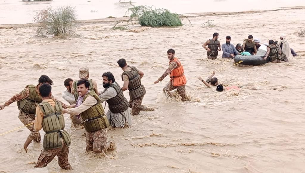 floods in Pakistan 2022 بارشوں کے باعث حادثات کے نتیجے میں پچھلے 24 گھنٹوں کے دوران 11 افراد جانبحق جبکہ 8 افراد زخمی ہوئے ہیں