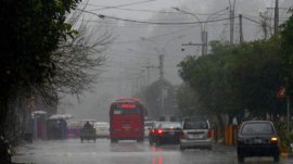 APP15-300123 
LAHORE: January 30–The torrential rain in the provincial capital. APP/AMI/MAF/ZID /SSH