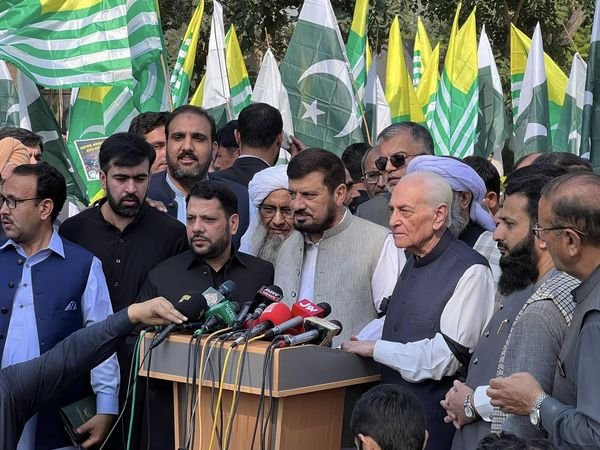 Khyber Pakhtunkhwa Governor: Harat robbed the rights of Kashmiri people