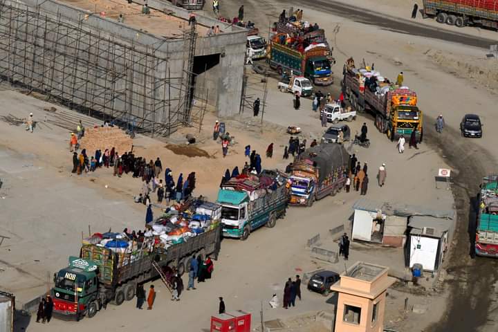 Evacuation of foreigners living illegally in Pakistan continues