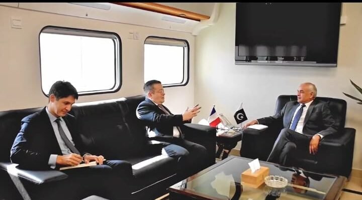 نگران وزیر شاہد اشرف تارڑ اور فرانسیسی سفیر نکولس گیلی کے مابین ملاقات