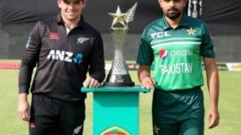 The first T20 match between New Zealand and Pakistan continues in Auckland today