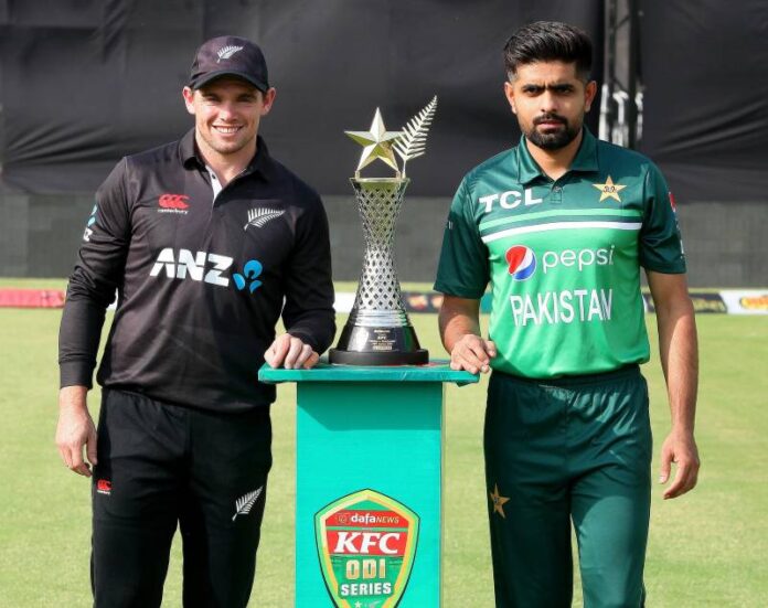 The first T20 match between New Zealand and Pakistan continues in Auckland today