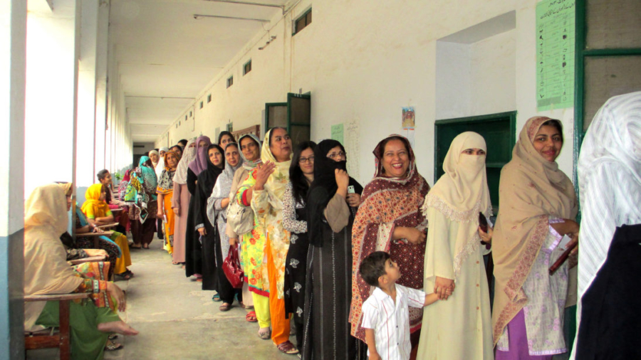 Pakistan-women-voters-1095x616