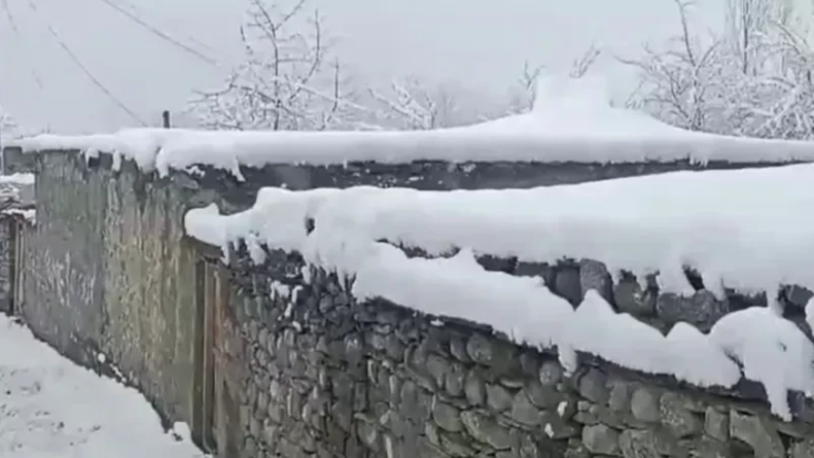 Orakzai: Snowfall continues in the upper areas since night