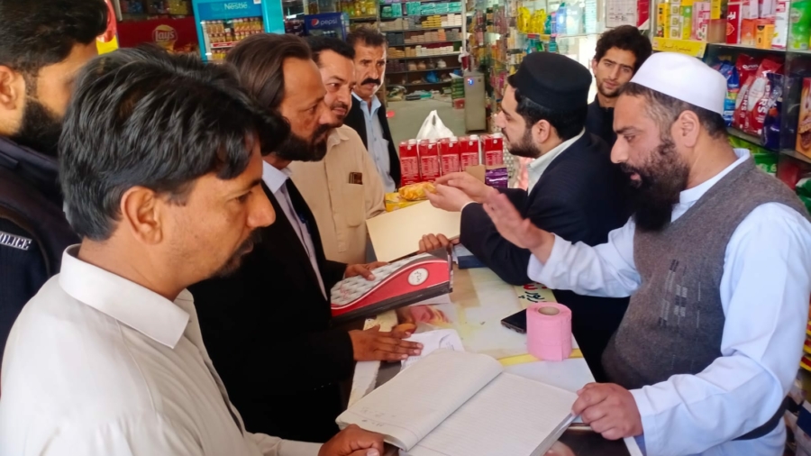 Food department's operation against wholesalers in Abbottabad