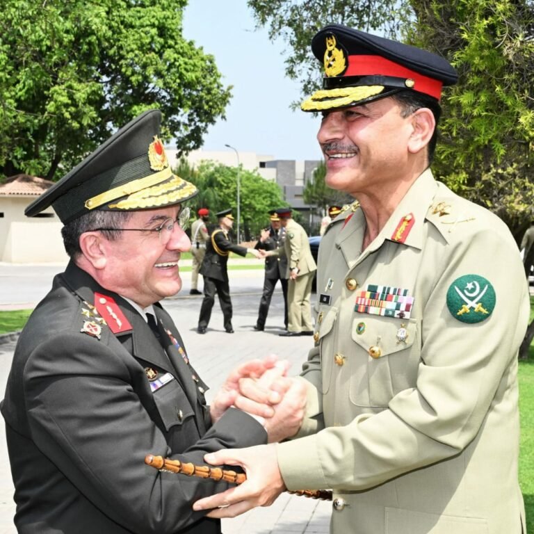 A meeting with the Army Chief at the General Headquarters of the Turkland Forces Commander