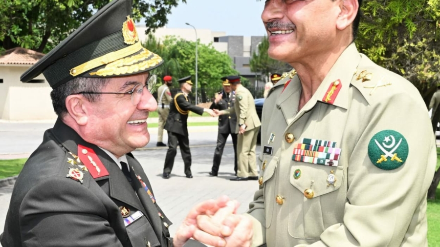 A meeting with the Army Chief at the General Headquarters of the Turkland Forces Commander