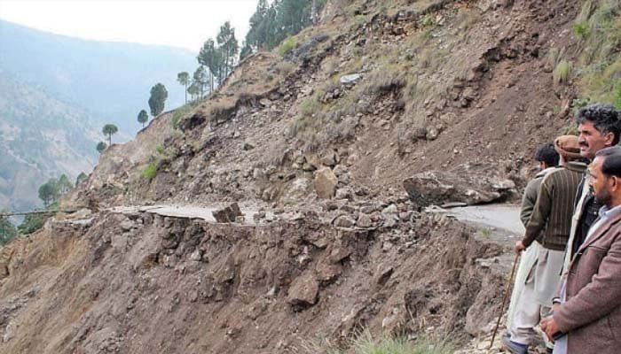 Naran-Kaghan road closed