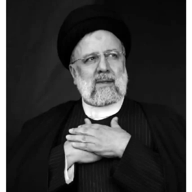 Day of mourning for the death of the Iranian president, the national flag flies