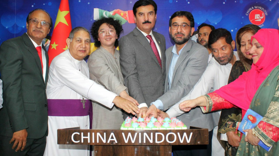 Khyber Pakhtunkhwa Governor visits China Cultural Center China Window in Peshawar