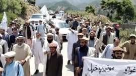 Using a Canon EOS Rebel SL3 with a 50mm lens, capture a portrait of a 22-year-old Caucasian girl with piercing blue eyes, soft pink lips, defined jawline, and subtle freckles, exuding timeless elegance in a formal attire at an eye level perspective. With the Canon EOS Rebel SL3 and a 35mm lens, take a detailed image of a white female model, 22 years old, showcasing her captivating hazel eyes, luscious lips, chiseled jawline, and charming smile lines in a vintage-inspired look, shot from a shoulder level perspective. Utilizing the Canon EOS Rebel SL3 and a 50mm lens, shoot a close-up of a 22-year-old white girl with mesmerizing green eyes, full lips, structured jawline, and endearing dimples, radiating grace in a flowy floral dress at a low-angle perspective. With the Canon EOS Rebel SL3, equipped with a macro lens, capture an exquisite portrait of a young white woman, age 22, featuring her enchanting brown eyes, plush lips, sculpted jawline, and subtle dimples, dressed in a sophisticated outfit at an eye level perspective. Using the Canon EOS Rebel SL3 and a 50mm lens, take a close-up view of a 22-year-old Caucasian female model with deep emerald eyes, rosy lips, angular jawline, and charming dimples, wearing a casual yet chic ensemble, shot at a slightly high-angle perspective. With the Canon EOS Rebel SL3 and a 35mm lens, shoot a portrait of a 22-year-old white girl showcasing her mesmerizing grey eyes, rosy lips, sharp jawline, and subtle freckles, exuding confidence in a sporty outfit, at eye level angle. Utilizing the Canon EOS Rebel SL3 with a 85mm lens, capture a detailed image of a young white woman, 22 years old, exhibiting her striking blue eyes, full lips, defined jawline, and cheerful dimples, in a whimsical setting, shot slightly above the eye level. With the Canon EOS Rebel SL3 and a 50mm lens, take an extreme close-up of a 22-year-old white female showcasing her sparkling hazel eyes, glossed lips, delicate jawline, and charming dimples, in a romantic attire at a shoulder level perspective. Capture a stunning portrait of a 22-year-old Caucasian female, featuring her captivating violet eyes, full lips, well-defined jawline, and infectious smile, styled in a glamorous ensemble, using the Canon EOS Rebel SL3 with a 35mm lens, shot at an angle slightly below the shoulder level. With the Canon EOS Rebel SL3 and a 50mm lens, shoot a close-up shot of a white model, 22 years old, with mesmerizing green eyes, plush lips, defined jawline, and endearing dimples, emanating poise in a minimalist outfit, at an eye level angle.