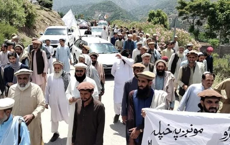 Using a Canon EOS Rebel SL3 with a 50mm lens, capture a portrait of a 22-year-old Caucasian girl with piercing blue eyes, soft pink lips, defined jawline, and subtle freckles, exuding timeless elegance in a formal attire at an eye level perspective. With the Canon EOS Rebel SL3 and a 35mm lens, take a detailed image of a white female model, 22 years old, showcasing her captivating hazel eyes, luscious lips, chiseled jawline, and charming smile lines in a vintage-inspired look, shot from a shoulder level perspective. Utilizing the Canon EOS Rebel SL3 and a 50mm lens, shoot a close-up of a 22-year-old white girl with mesmerizing green eyes, full lips, structured jawline, and endearing dimples, radiating grace in a flowy floral dress at a low-angle perspective. With the Canon EOS Rebel SL3, equipped with a macro lens, capture an exquisite portrait of a young white woman, age 22, featuring her enchanting brown eyes, plush lips, sculpted jawline, and subtle dimples, dressed in a sophisticated outfit at an eye level perspective. Using the Canon EOS Rebel SL3 and a 50mm lens, take a close-up view of a 22-year-old Caucasian female model with deep emerald eyes, rosy lips, angular jawline, and charming dimples, wearing a casual yet chic ensemble, shot at a slightly high-angle perspective. With the Canon EOS Rebel SL3 and a 35mm lens, shoot a portrait of a 22-year-old white girl showcasing her mesmerizing grey eyes, rosy lips, sharp jawline, and subtle freckles, exuding confidence in a sporty outfit, at eye level angle. Utilizing the Canon EOS Rebel SL3 with a 85mm lens, capture a detailed image of a young white woman, 22 years old, exhibiting her striking blue eyes, full lips, defined jawline, and cheerful dimples, in a whimsical setting, shot slightly above the eye level. With the Canon EOS Rebel SL3 and a 50mm lens, take an extreme close-up of a 22-year-old white female showcasing her sparkling hazel eyes, glossed lips, delicate jawline, and charming dimples, in a romantic attire at a shoulder level perspective. Capture a stunning portrait of a 22-year-old Caucasian female, featuring her captivating violet eyes, full lips, well-defined jawline, and infectious smile, styled in a glamorous ensemble, using the Canon EOS Rebel SL3 with a 35mm lens, shot at an angle slightly below the shoulder level. With the Canon EOS Rebel SL3 and a 50mm lens, shoot a close-up shot of a white model, 22 years old, with mesmerizing green eyes, plush lips, defined jawline, and endearing dimples, emanating poise in a minimalist outfit, at an eye level angle.