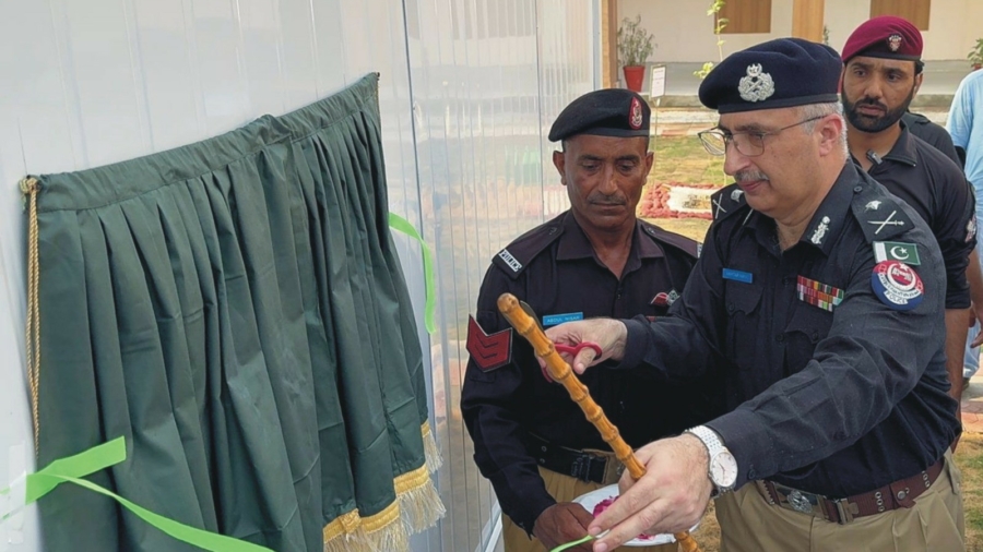 IGP Khyber Pakhtunkhwa inaugurated DRC and Police Pal Mobile in Khanpur