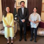 Islamabad: The meeting of female players Samar Khan and Karisma Ali with the governor of Khyber Pakhtunkhwa