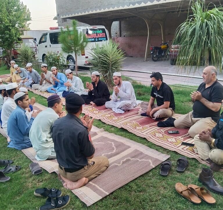 Charsadda: Khatam Al-Qur'an organized for martyrs' day of police پولیس