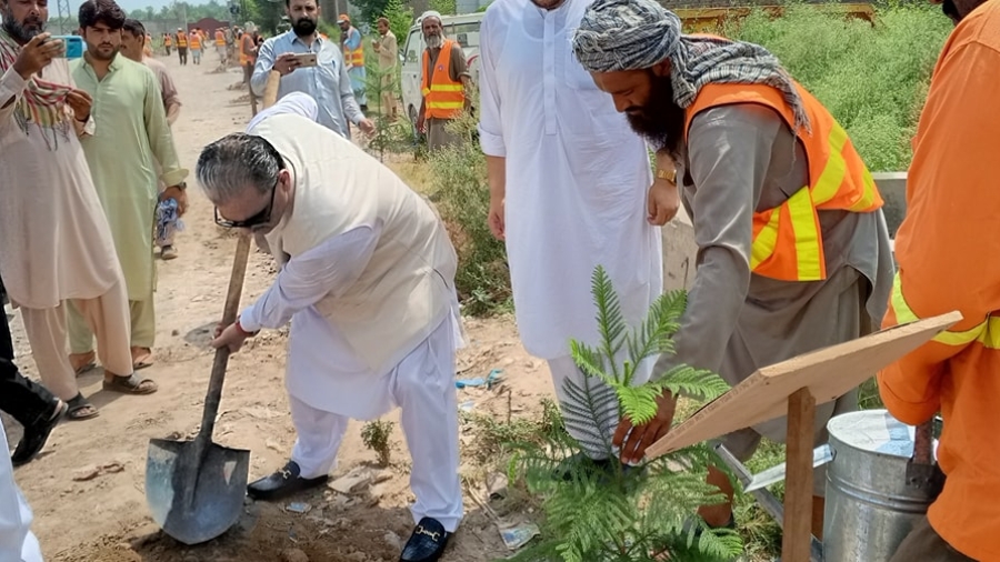 Peshawar: Monsoon planting campaign was officially inaugurated