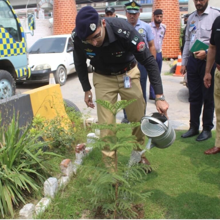 Peshawar: "Plant for Pakistan" campaign launched at Traffic Headquarters ٹریفک