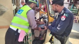 Charsadda: Traffic police operation against pressure horn and tape recorder