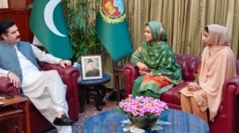 Peshawar: Squash players met with Governor Khyber Pakhtunkhwa