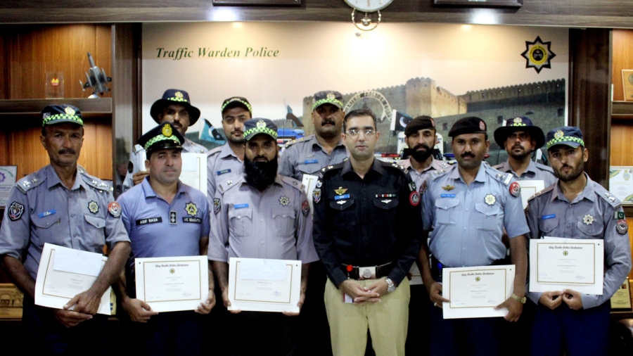 Conducting prize distribution ceremony at Traffic HQ Gulbaharٹریفک