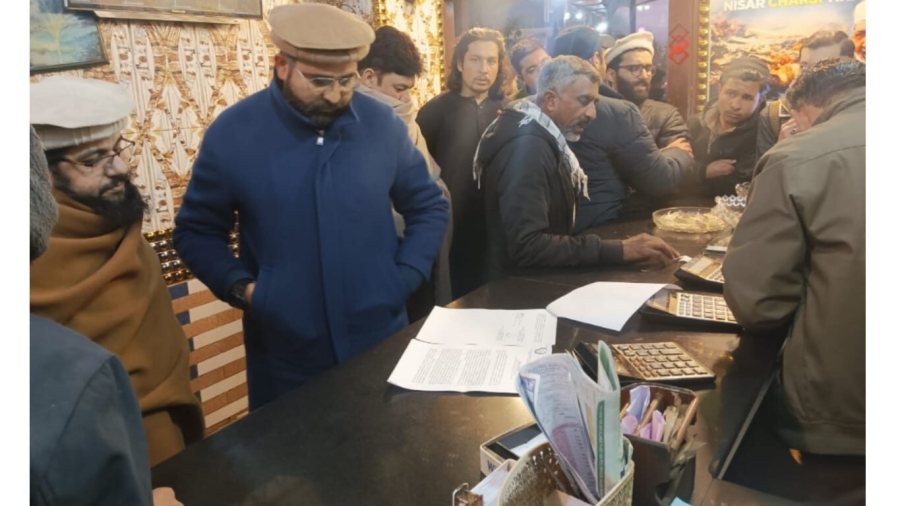 a fine of Rs 1 lakh was imposed on a famous restaurant in Namak Mandi