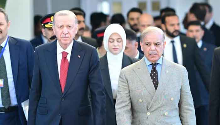 The arrival of Turkish President Recep Tayyip Erdogan at the Prime Minister's House