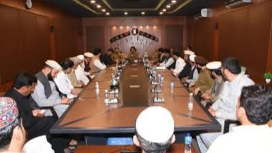 کوہاٹ میں جی او سی 9 ڈویژن کی زیر صدارت واتیزئی مشران کے ساتھ اہم جرگہ