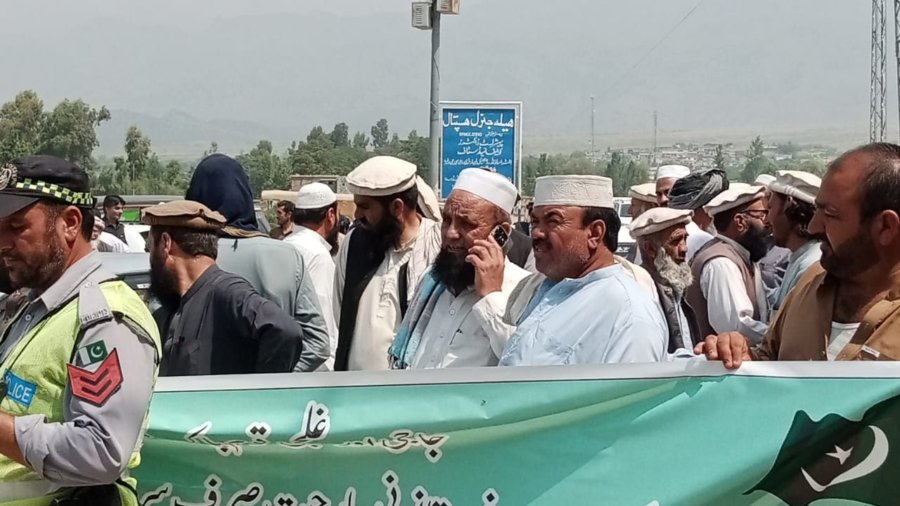 Low Yar Karam: Rally held in support of Pak Army