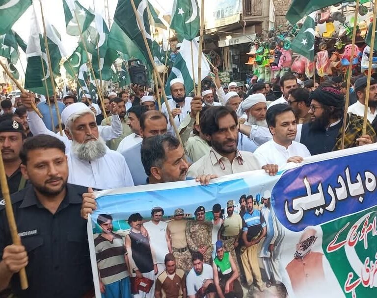 Bannu: Rally held in favor of Pak Army