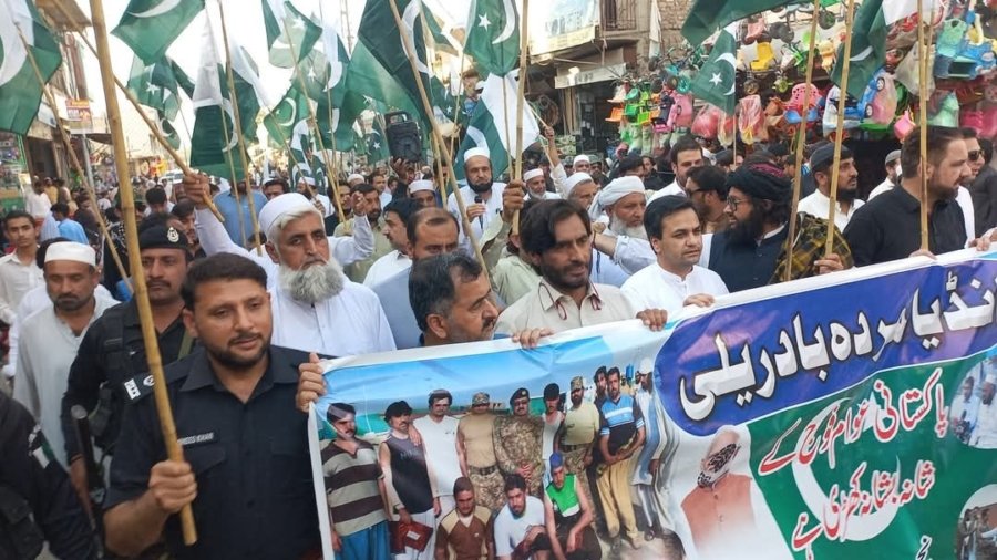 Bannu: Rally held in favor of Pak Army