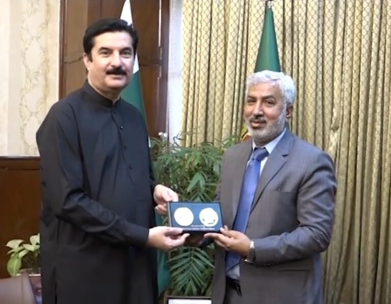 Pakistan Hockey Federation President meets with Governor Khyber Pakhtunkhwa