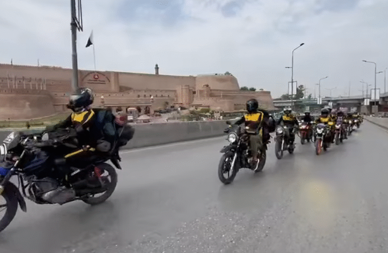 With the support of Khyber Pakhtunkhwa Tourism Authority, the caravan of Peshawar bikers left for Thandiani
