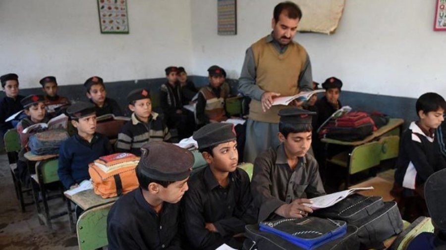 The provincial government's decision to divide the summer and winter zone education system into spring and fall semesters