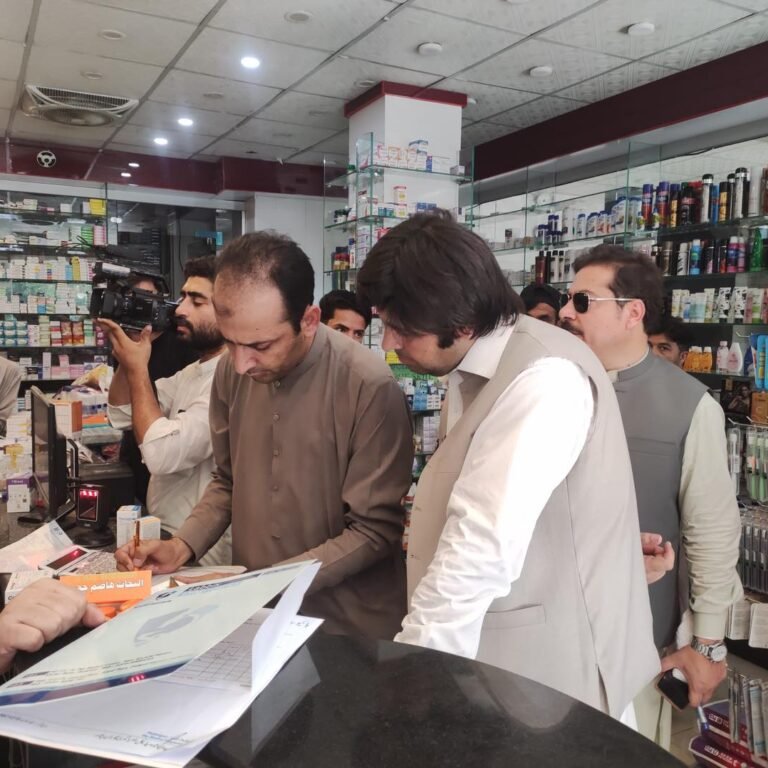 Peshawar: Crackdown on fake medical centers and unregistered laboratories