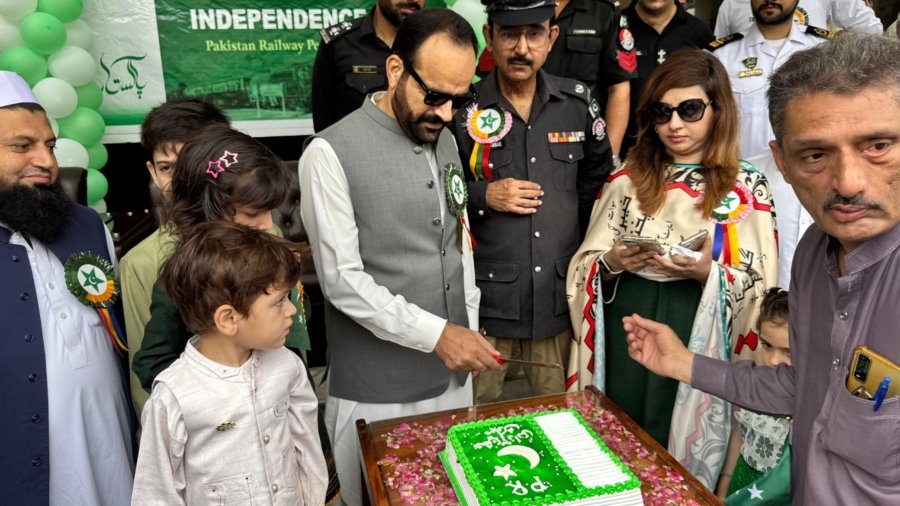 The 78th Independence Day of Pakistan was celebrated with national enthusiasm in Pakistan Railway Peshawar Division