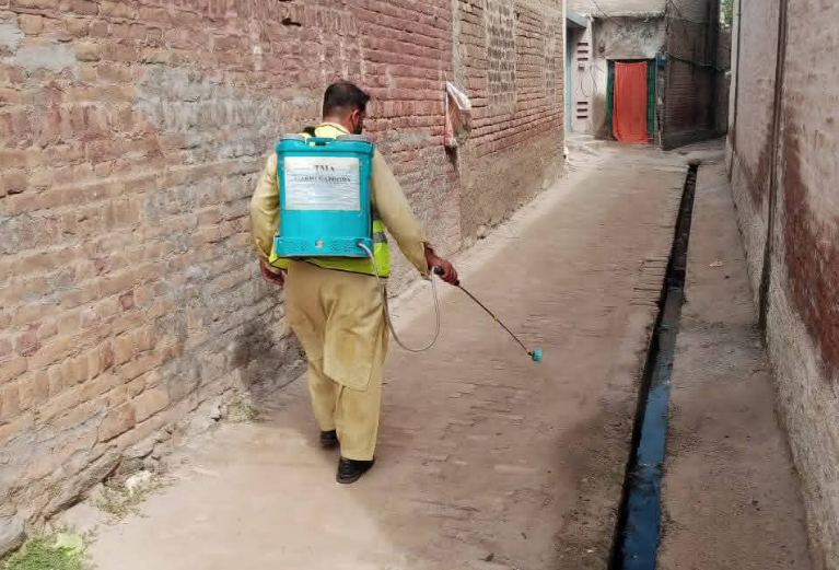 Mardan: Spraying campaign to prevent dengue continues