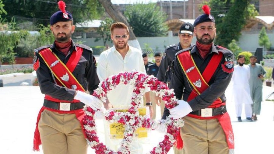 Shahid Afridi's visit to Police Line Peshawar