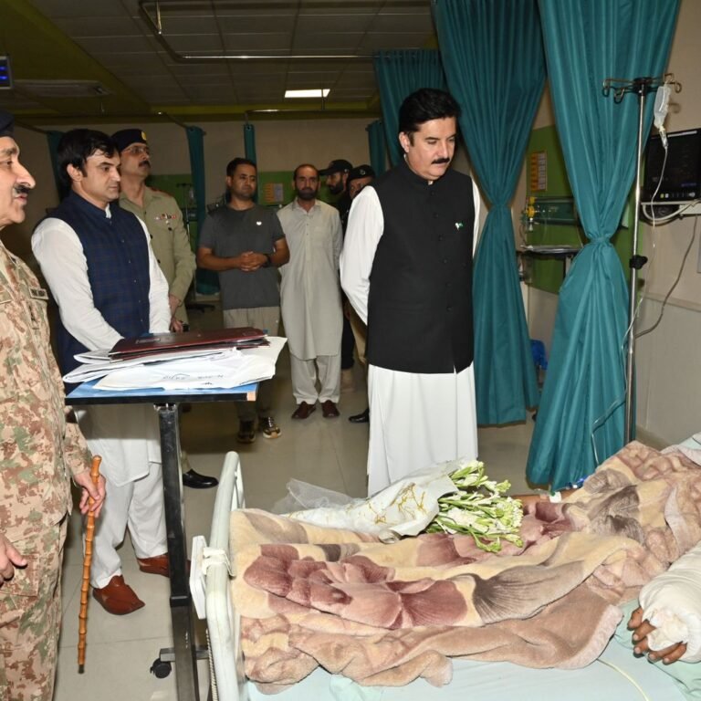Governor Khyber Pakhtunkhwa Faisal Karim Kundi visit to CMH Peshawar