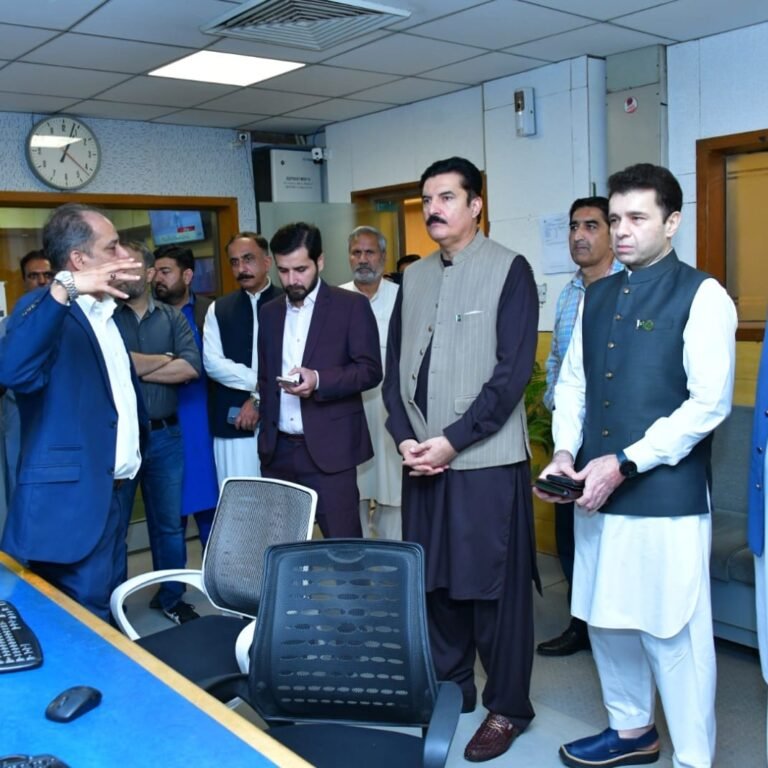 Governor Khyber Pakhtunkhwa visited Pakistan Television Headquarters