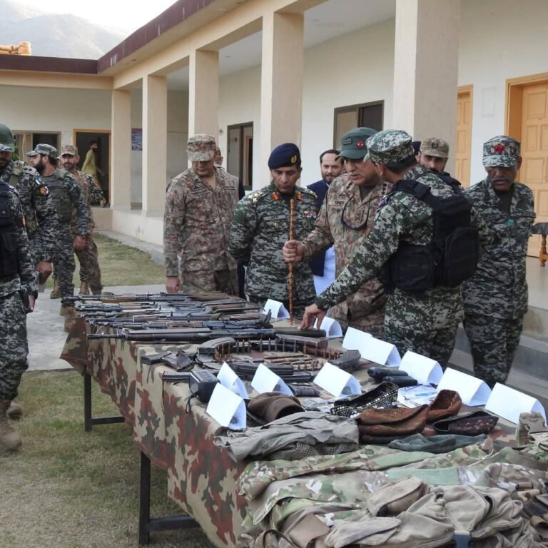 Corps Commander 11 Corps visits Gulluno Sheikh Baba, Mohmand