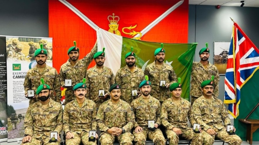 Pakistan Army team wins gold medal in Exercise Cambrian Patrol 2025
