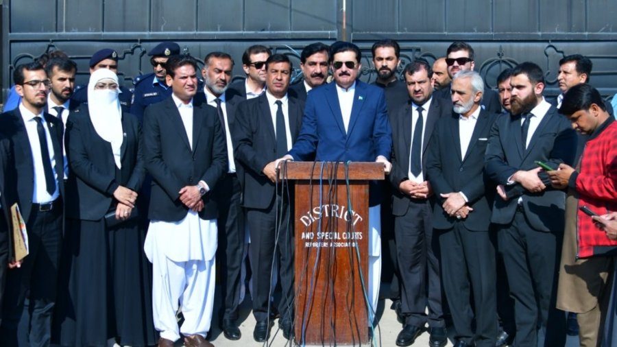 Governor KP Islambad District Court visit