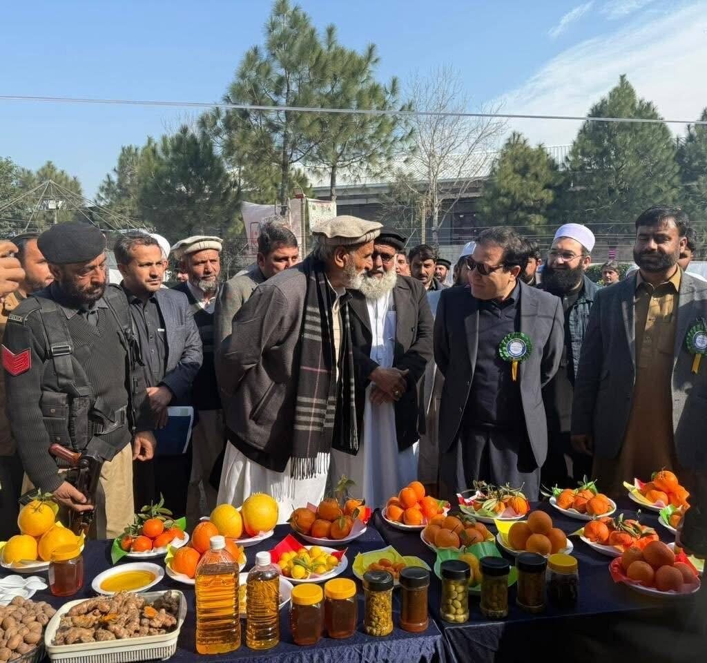 District's first citrus fruit exhibition in Nowshera.