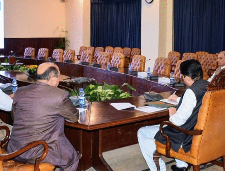 Immigration and Passport Office gives departmental briefing to Khyber Pakhtunkhwa Governor at Governor House