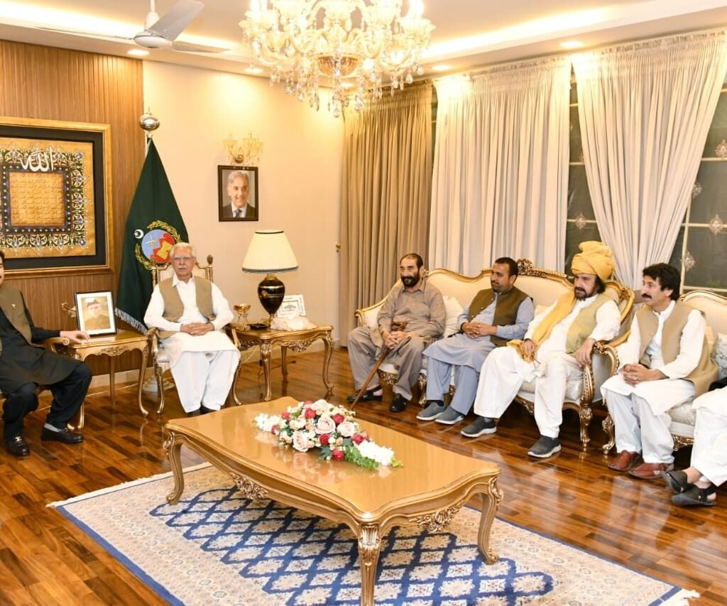 Pashtun Tribal Jirga Delegation Meets Governor Faisal Karim Kundi