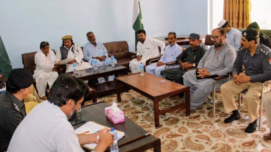 DPO Tank consults with scholars and elders on peaceful conduct of Muharram-ul-Haram
